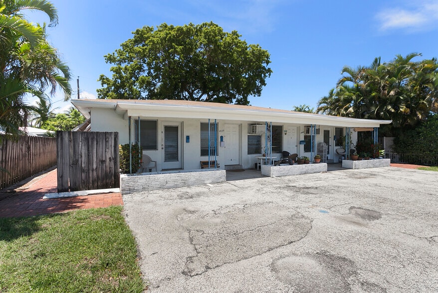 1933 NE 26th Dr, Wilton Manors, FL for sale - Building Photo - Image 3 of 16