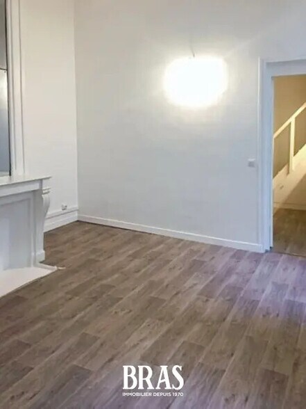 Office in Paris for lease - Interior Photo - Image 2 of 7