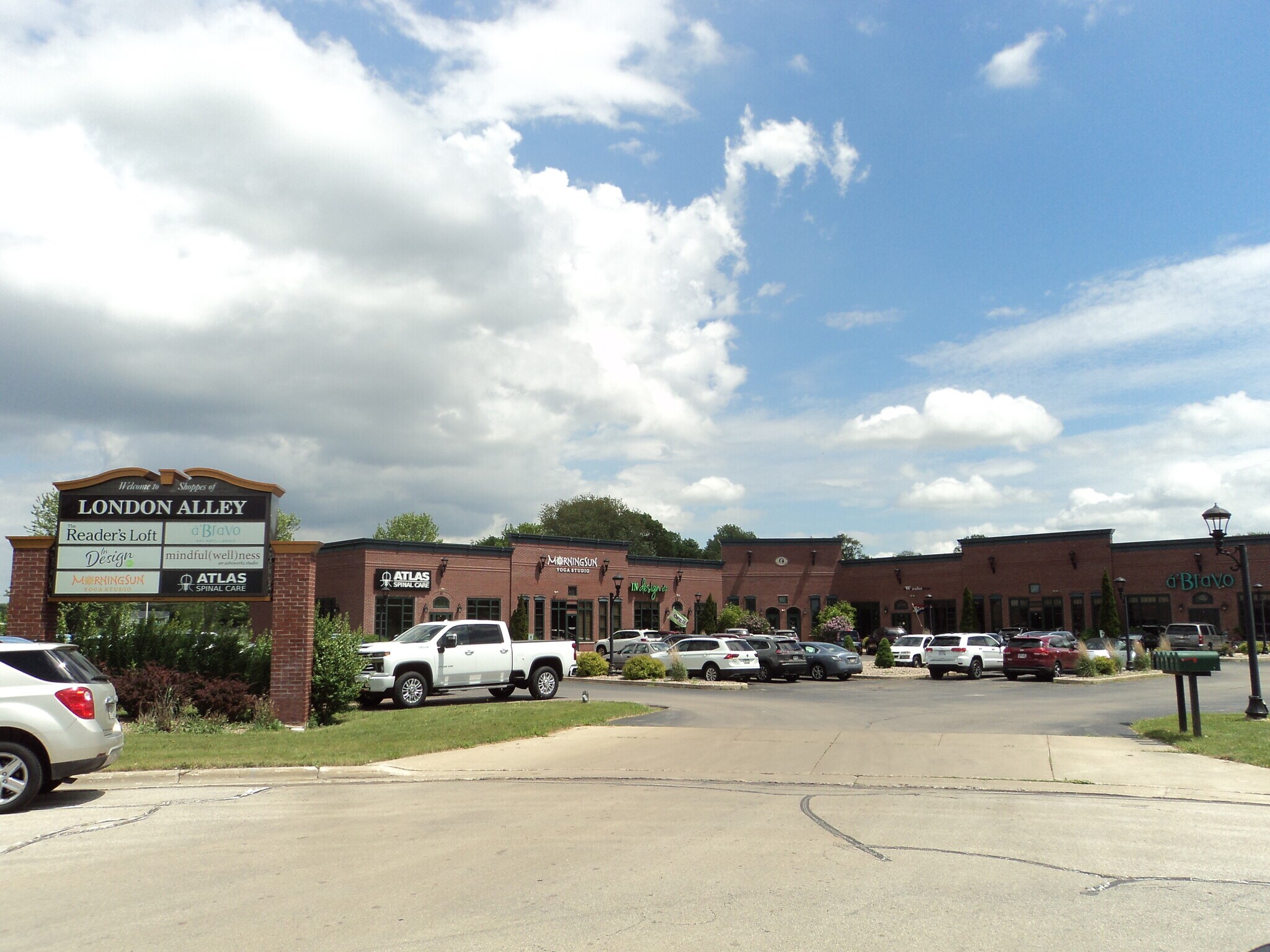 2069 Central Ct, Green Bay, WI for sale Building Photo- Image 1 of 1