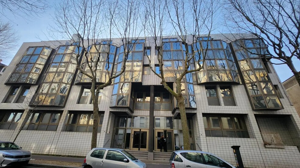 Office in Boulogne-Billancourt for lease - Building Photo - Image 2 of 8