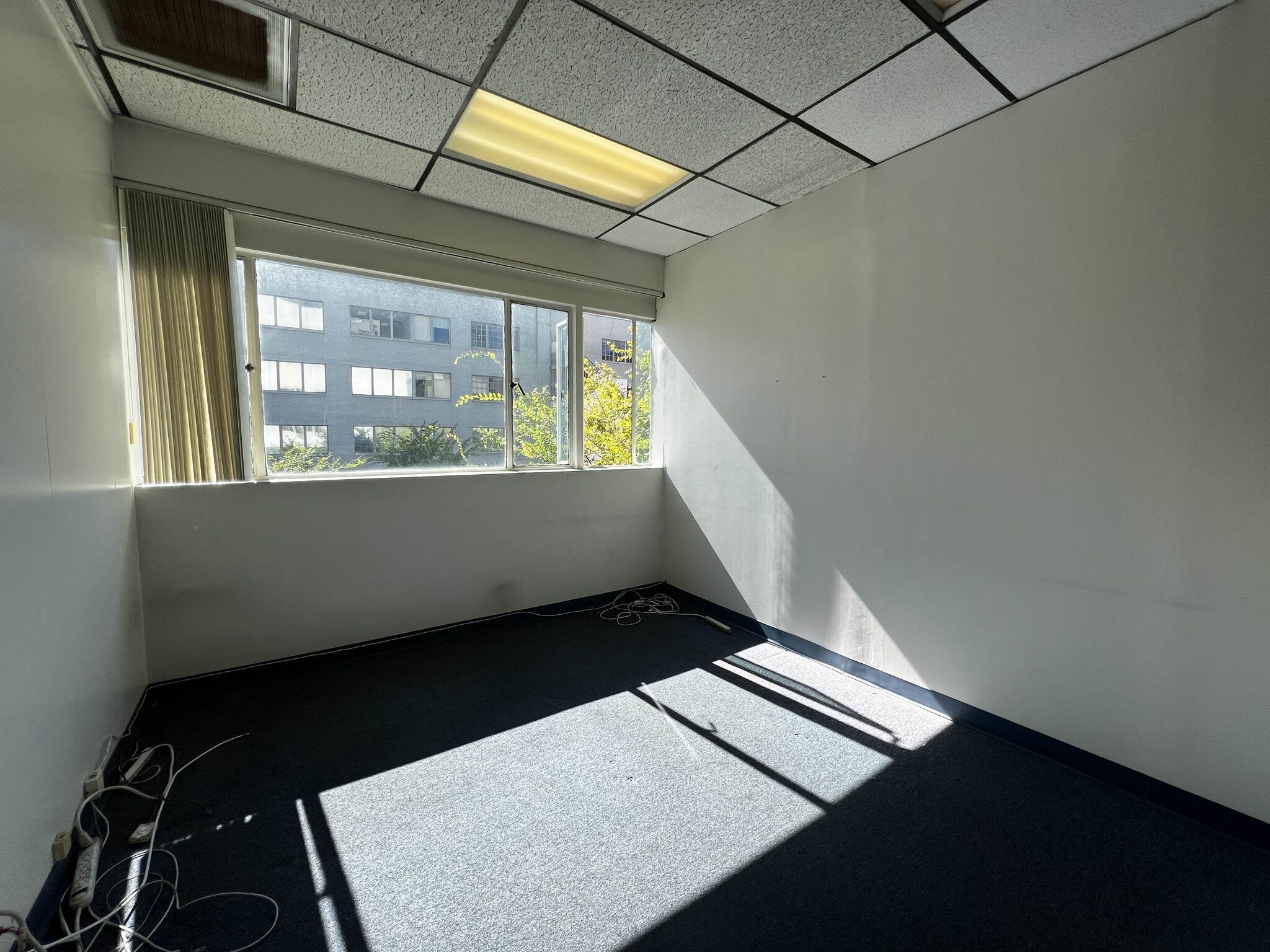 3008 Wilshire Blvd, Los Angeles, CA for lease Building Photo- Image 1 of 4