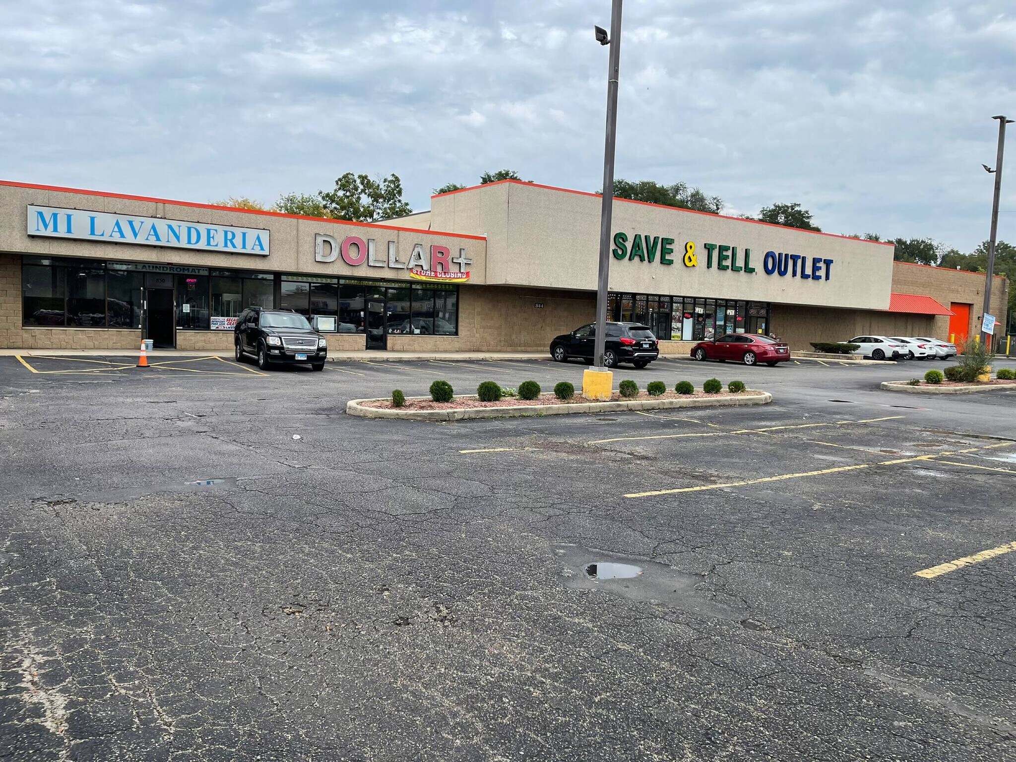 840 Summit St, Elgin, IL for lease Building Photo- Image 1 of 14