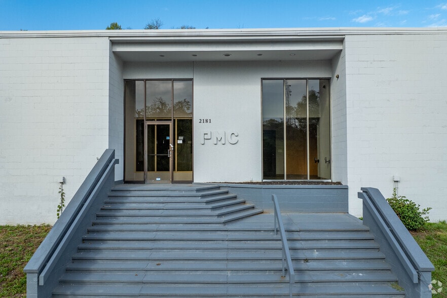 2181 Grand Ave, Cincinnati, OH for sale - Building Photo - Image 2 of 20