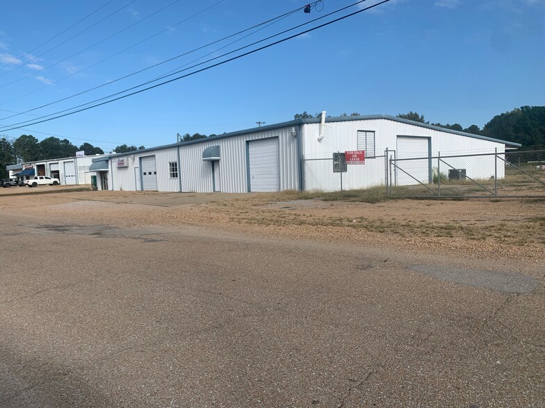 123 E Plymouth Rd, Columbus, MS for lease - Building Photo - Image 2 of 8