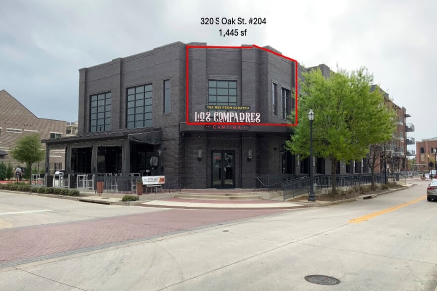 320 S Oak St, Roanoke, TX for lease - Building Photo - Image 1 of 19