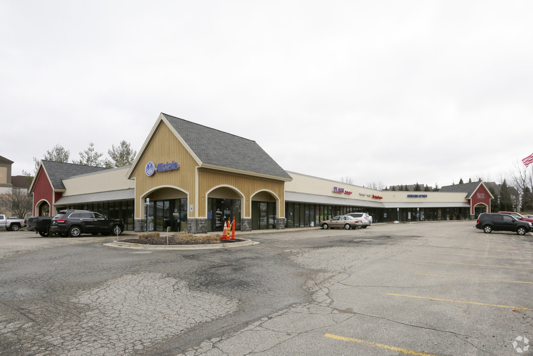 4222-4248 29th St SE, Kentwood, MI for sale Primary Photo- Image 1 of 1