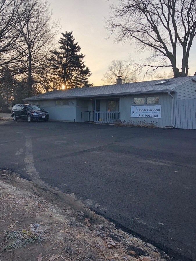 4519 Highcrest Rd, Rockford, IL 61107