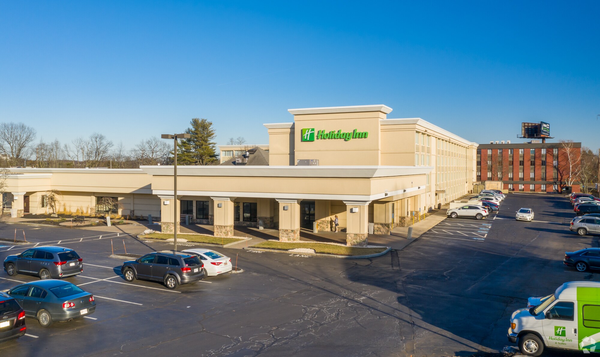 1 Newbury St, Peabody, MA 01960 Holiday Inn & Suites Boston Peabody