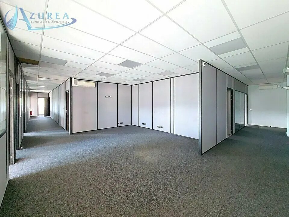 Location Bureaux 150 m² - Photo 1