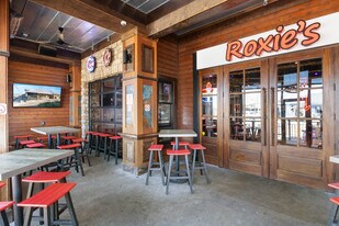 Roxie's Roadhouse -Turnkey Ready Bar & Grill! - Pub