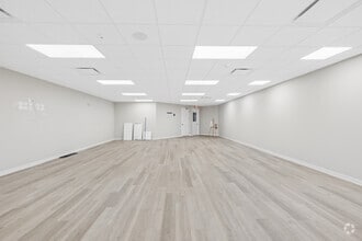 28410 Bonita Crossing Blvd, Bonita Springs, FL for lease Interior Photo- Image 2 of 11