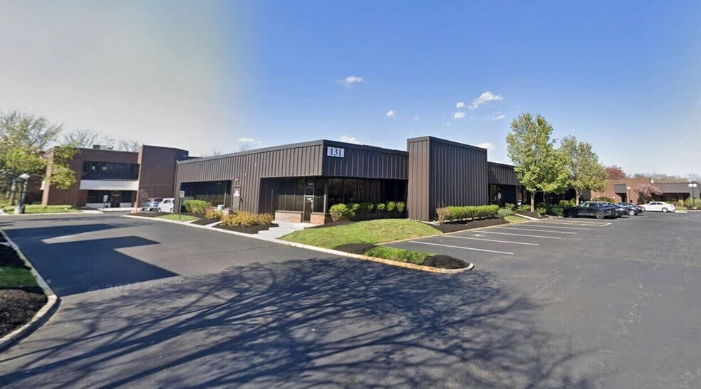 127 Gaither Dr, Mount Laurel, NJ for lease - Building Photo - Image 2 of 4