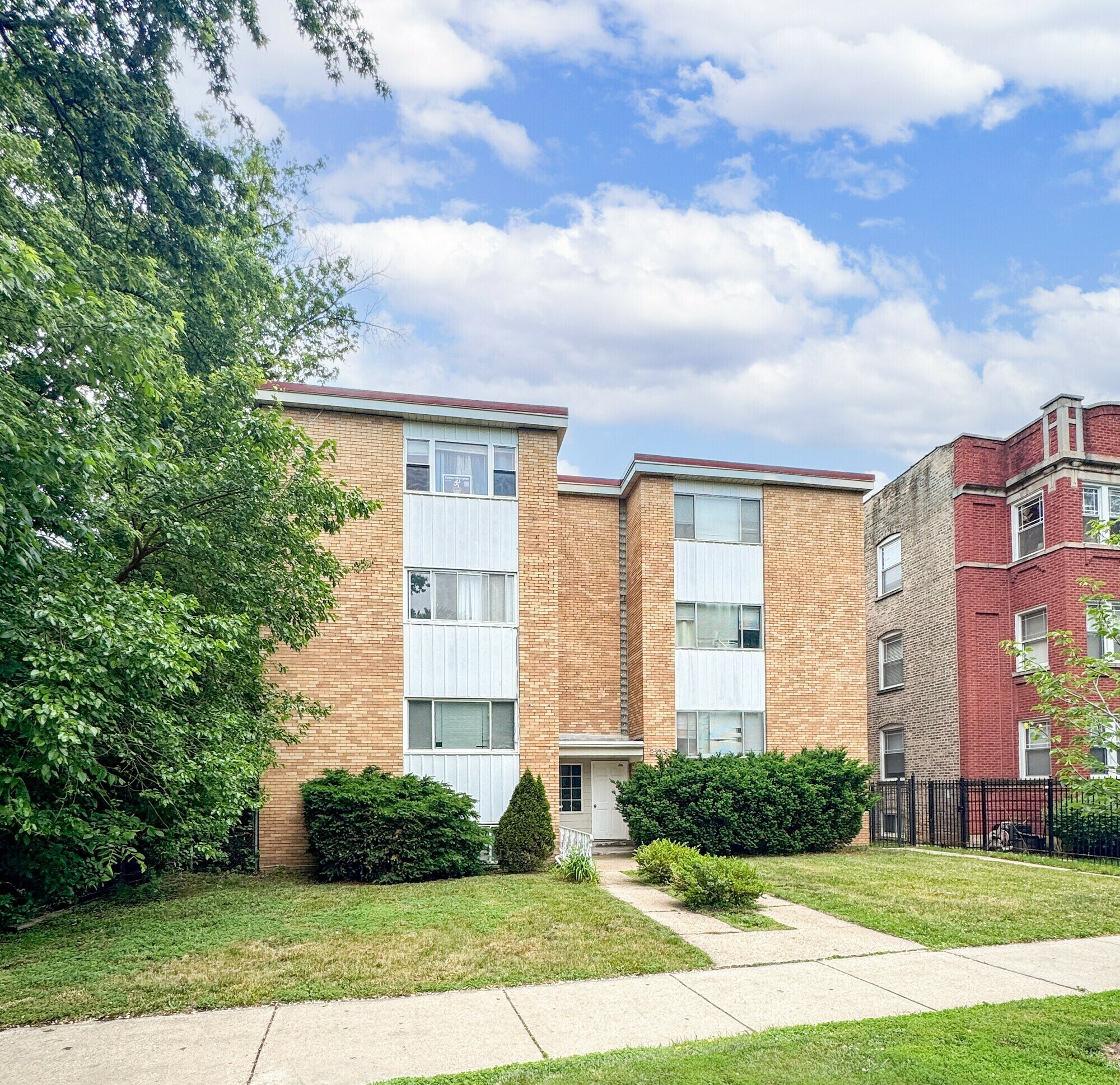 209 Ridge Ave, Evanston, IL for sale Primary Photo- Image 1 of 1