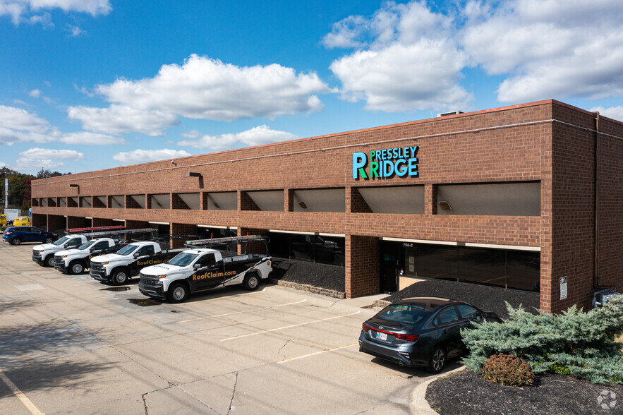 754 Cincinnati Batavia Pike, Cincinnati, OH for lease - Building Photo - Image 1 of 10