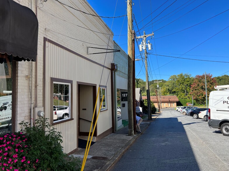 125 W 2nd St, Rutherfordton, NC for sale - Primary Photo - Image 1 of 1