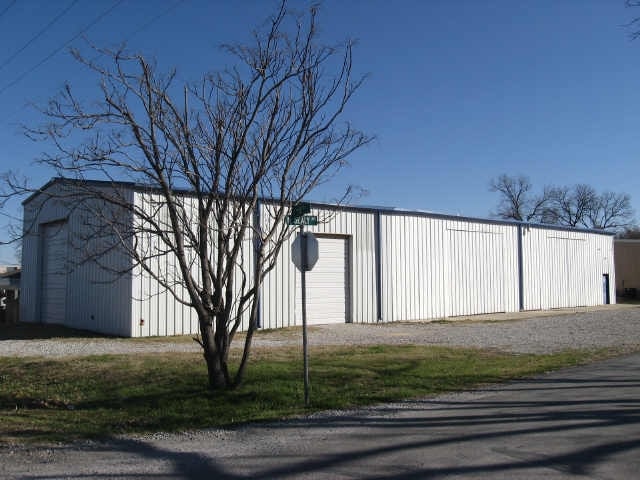 121 W 6th St, Justin, TX for lease - Primary Photo - Image 1 of 15