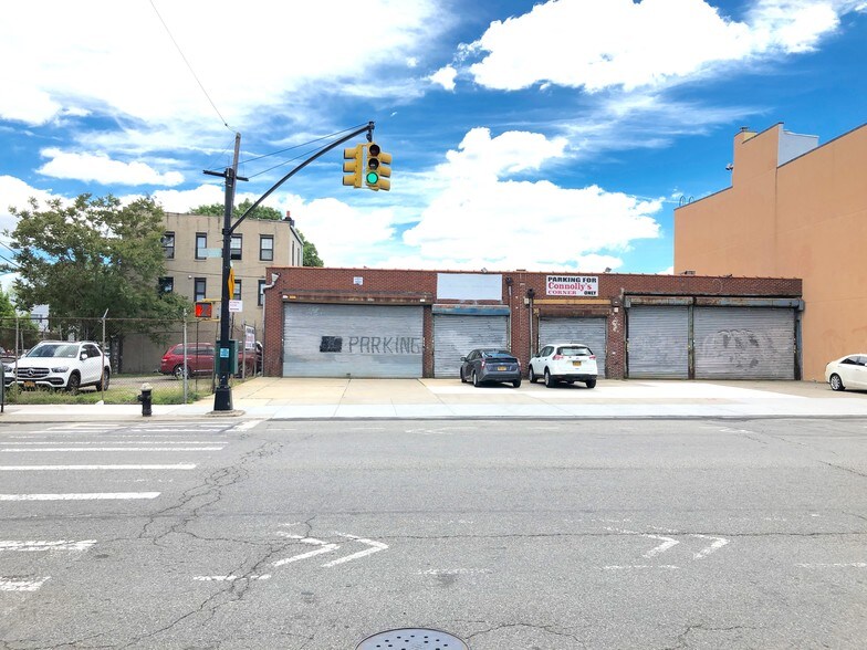 71-20 Grand Ave, Maspeth, NY for sale - Building Photo - Image 1 of 1