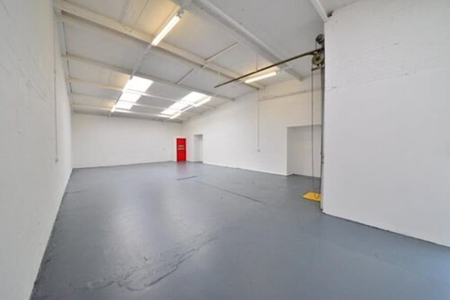 Fortune Way, London for lease - Building Photo - Image 2 of 9