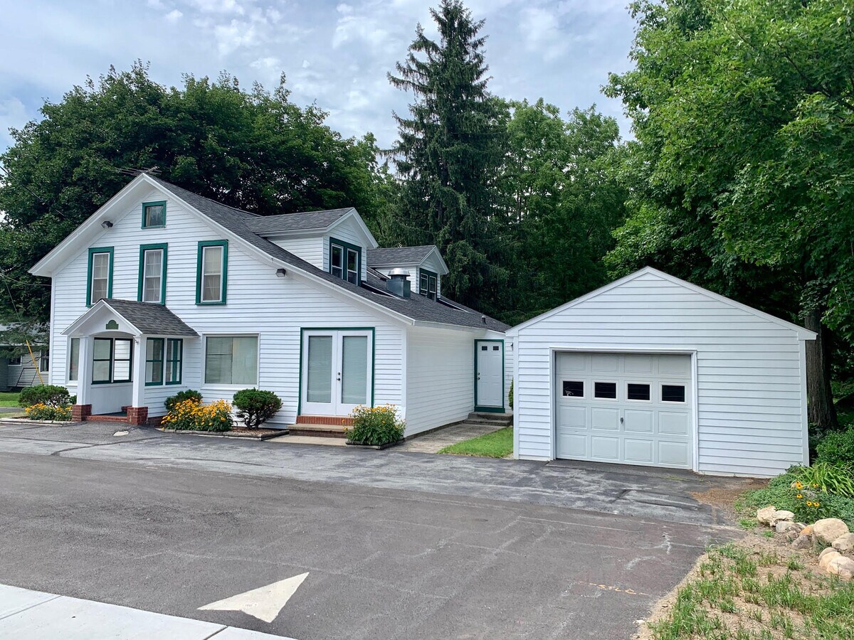 245B E Main St, Elbridge, NY 13060