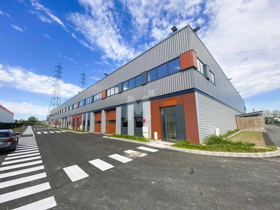Flex in Corbeil-Essonnes for lease Building Photo- Image 1 of 12