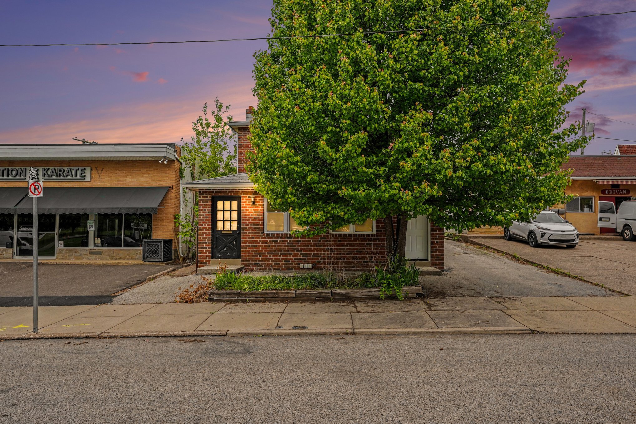 107 Allison Rd, Oreland, PA for sale Primary Photo- Image 1 of 52