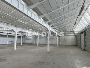 34-36 Avenue Des Bruyères, Décines-Charpieu for sale Interior Photo- Image 2 of 15