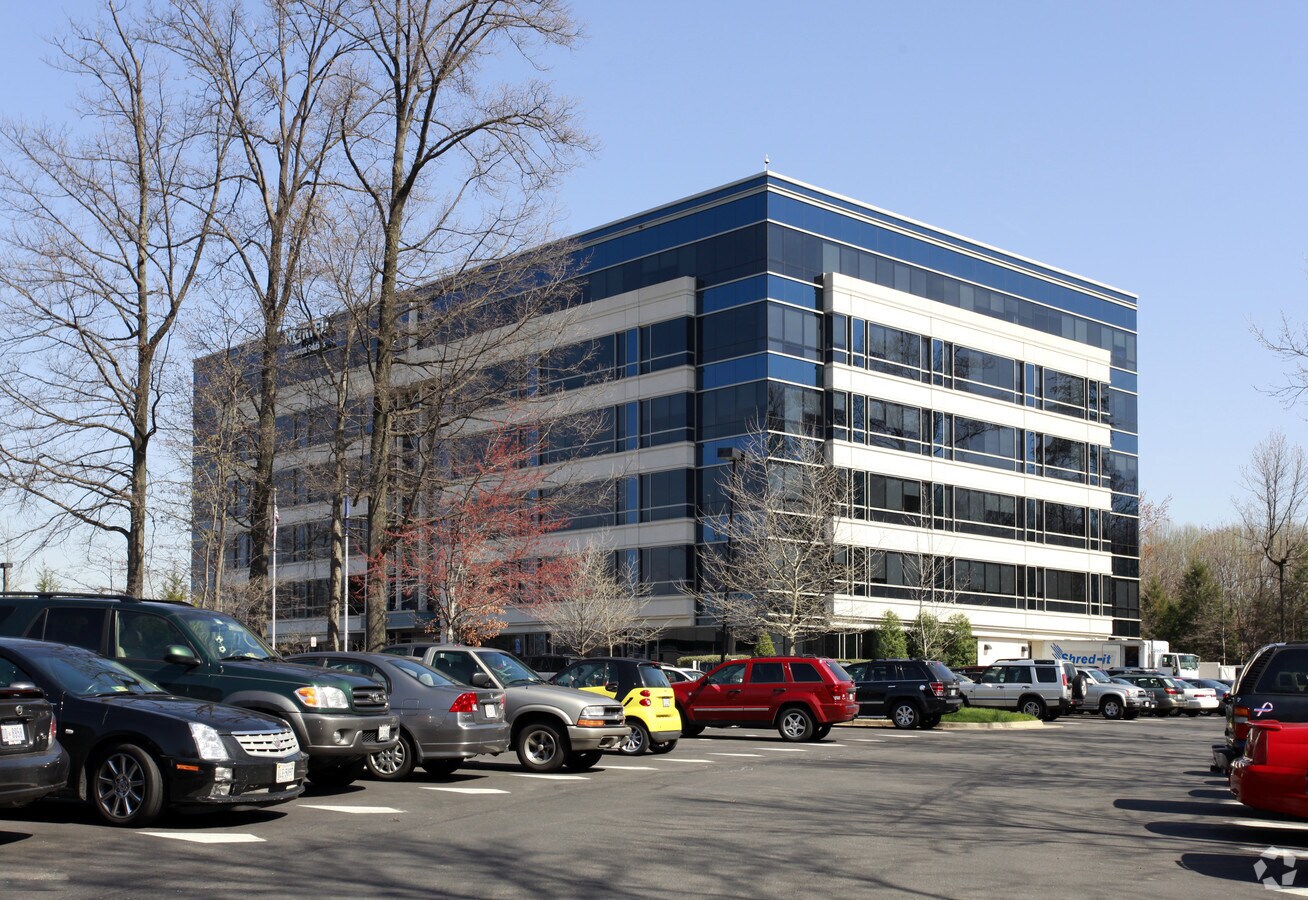 12730 Fair Lakes Cir, Fairfax, VA 22033 Fair Lakes 7