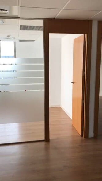 Avenida de Brasil, 17, Madrid, Madrid for lease - Commercial Listing Video - Image 2 of 4