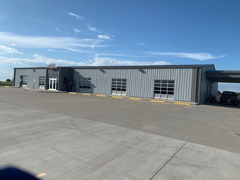 25 Thunderbird Ln, Litchfield, IL for sale - Building Photo - Image 1 of 1