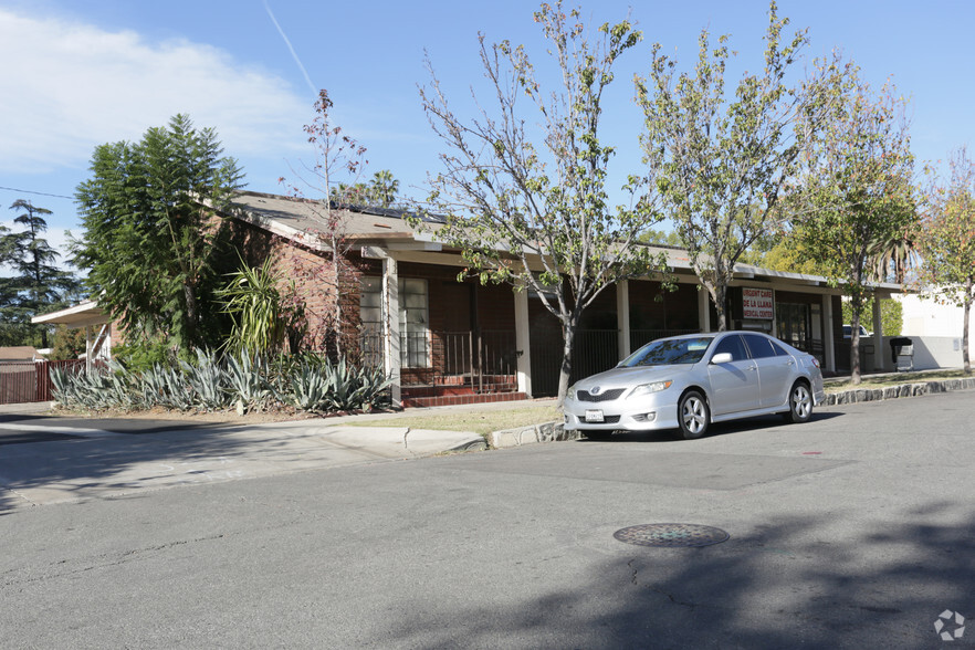 521-525 N Laurel Ave, Ontario, CA for sale - Primary Photo - Image 1 of 12