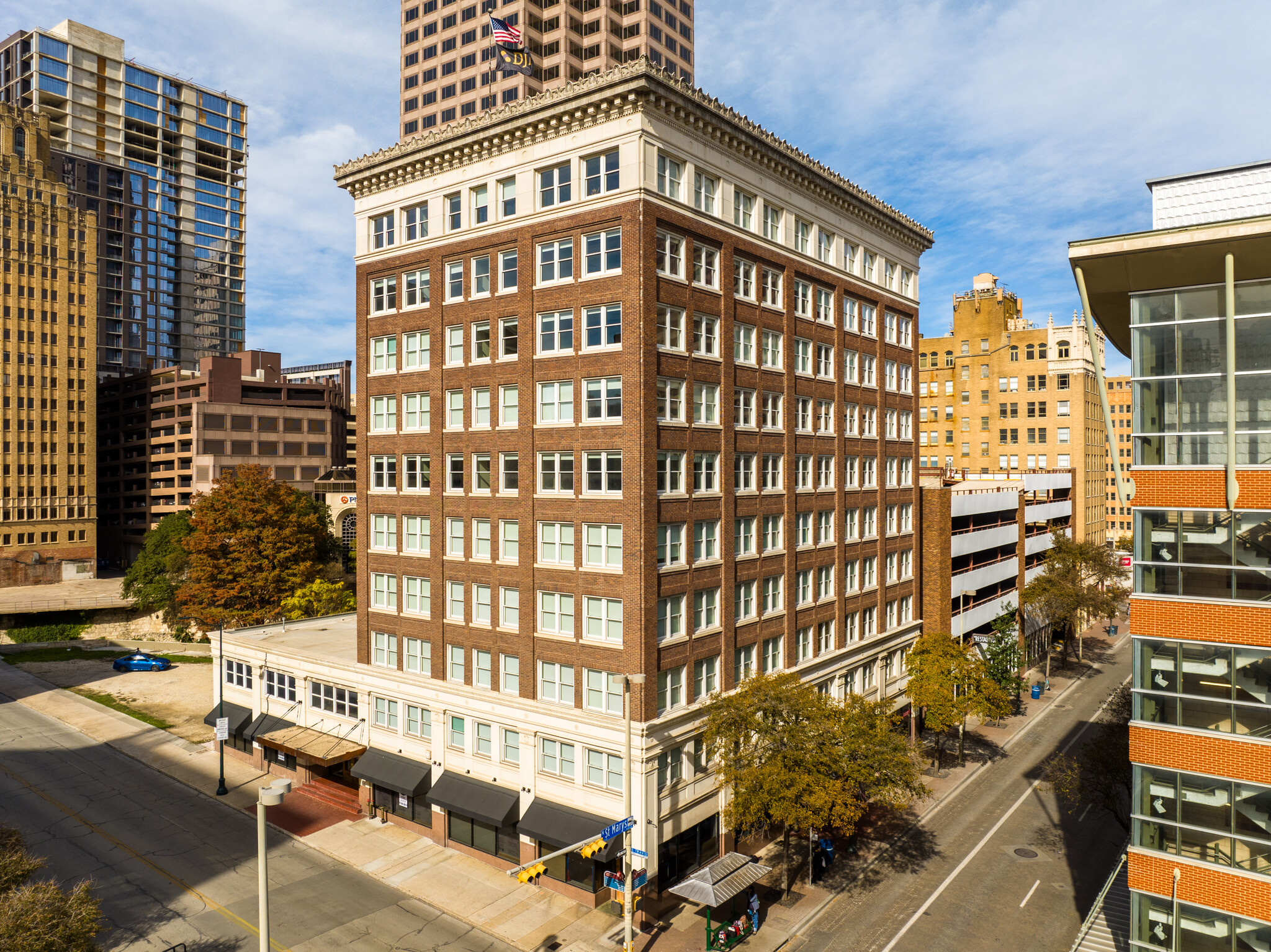 405-419 N Saint Marys St, San Antonio, TX for lease Building Photo- Image 1 of 22