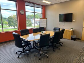 4800 Olson Memorial Hwy, Golden Valley, MN for lease Interior Photo- Image 1 of 11