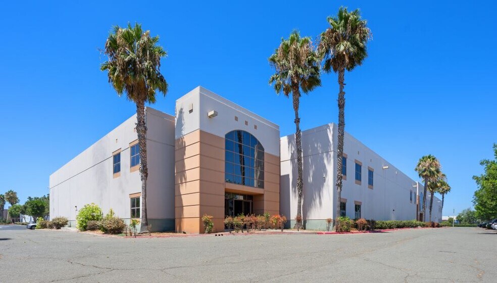 7685 Siempre Viva Rd, San Diego, CA for lease - Building Photo - Image 2 of 11