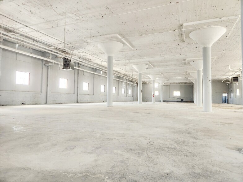 1241 E Erie Ave, Philadelphia, PA for lease - Interior Photo - Image 3 of 21