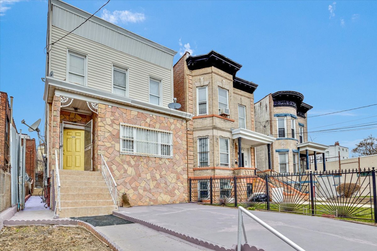169 Jamaica Ave, Brooklyn, NY 11207