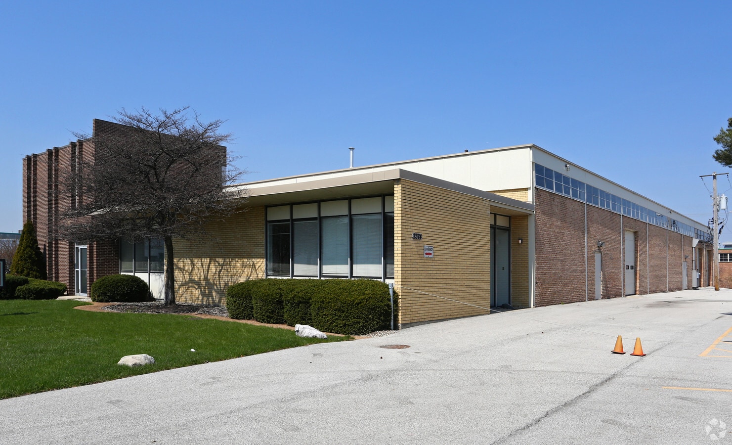 2374 Estes Ave, Elk Grove Village, IL, 60007 - Warehouse Property For Sale on LoopNet.com
