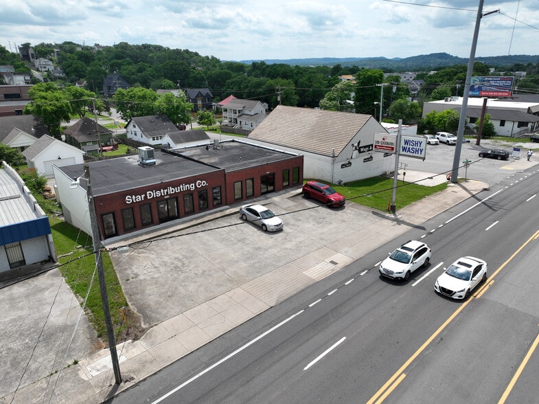 3729 Charlotte Ave, Nashville, TN for lease - Building Photo - Image 3 of 4