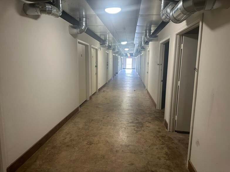 2195 E Cherry St, Paris, TX for sale - Building Photo - Image 2 of 8