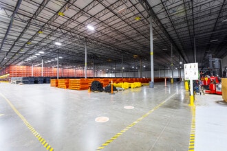 1405 Worldwide Blvd, Hebron, KY for lease Interior Photo- Image 1 of 1