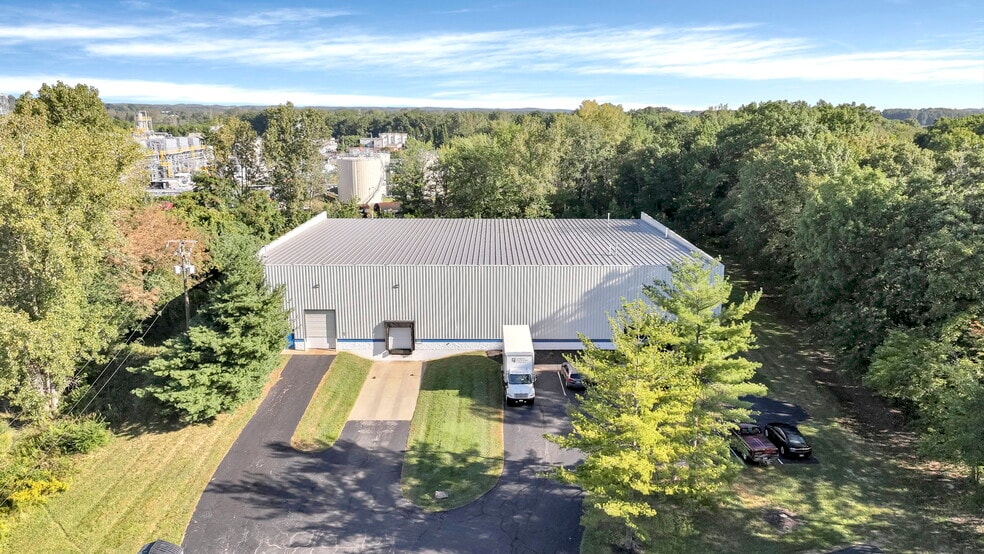 700 O'Neill Dr, Hebron, OH for lease - Building Photo - Image 2 of 4