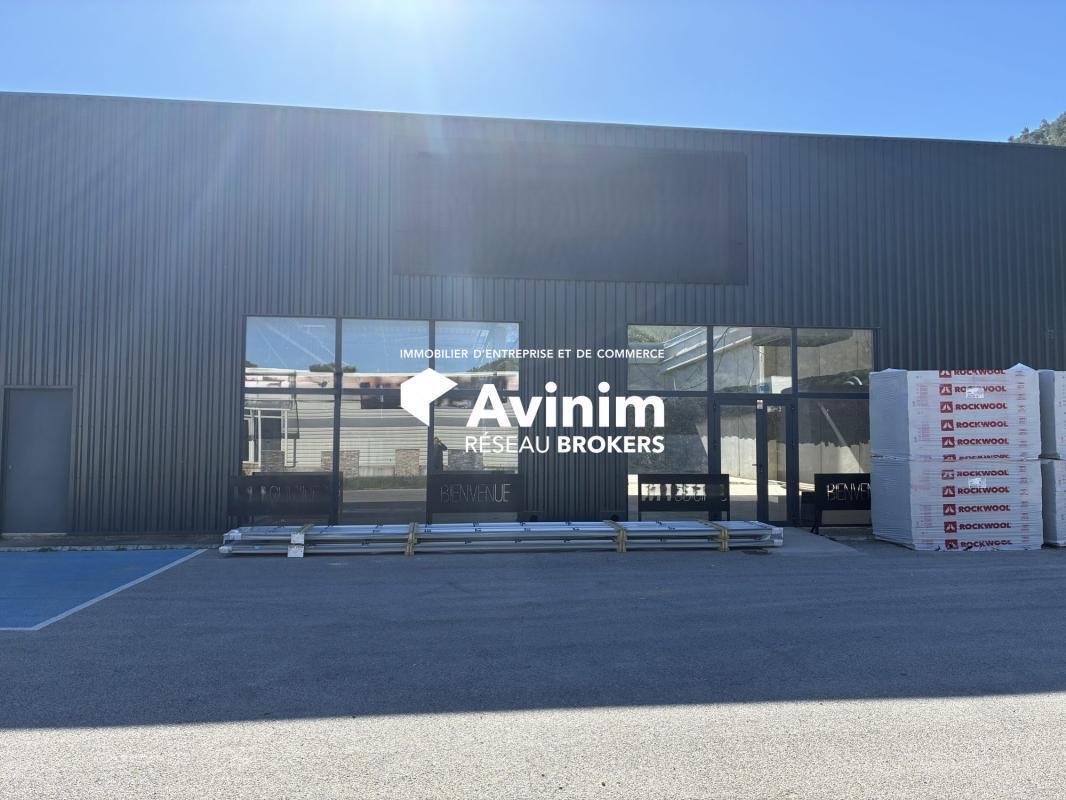 Retail in Gemenos for lease Building Photo- Image 1 of 7