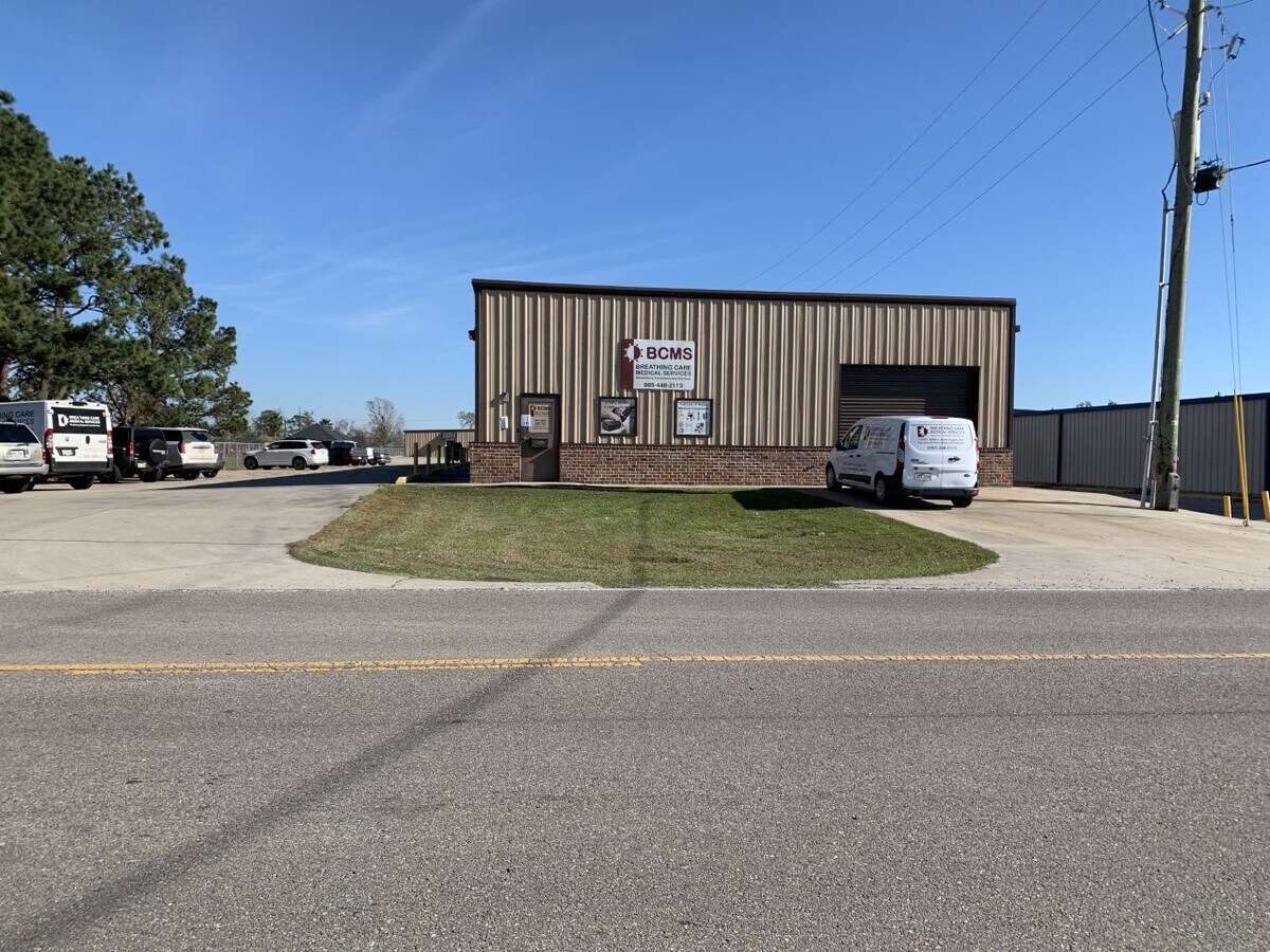 1427 Tiger Dr, Thibodaux, LA 70301