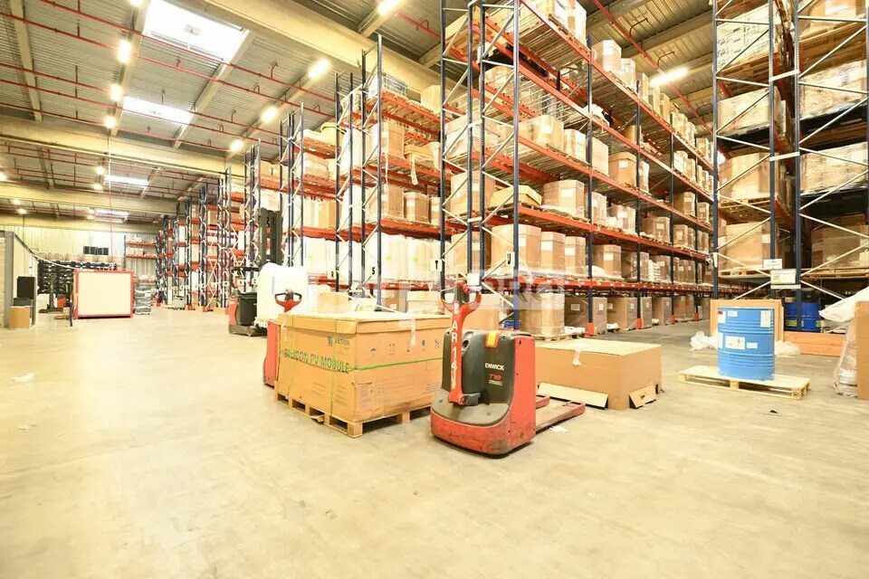 Office in Mions for lease Interior Photo- Image 1 of 20