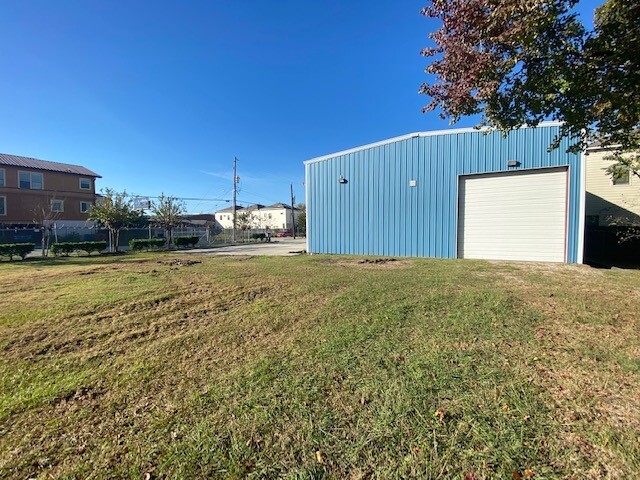 2135 Engelmohr, Houston, TX for lease - Building Photo - Image 2 of 7