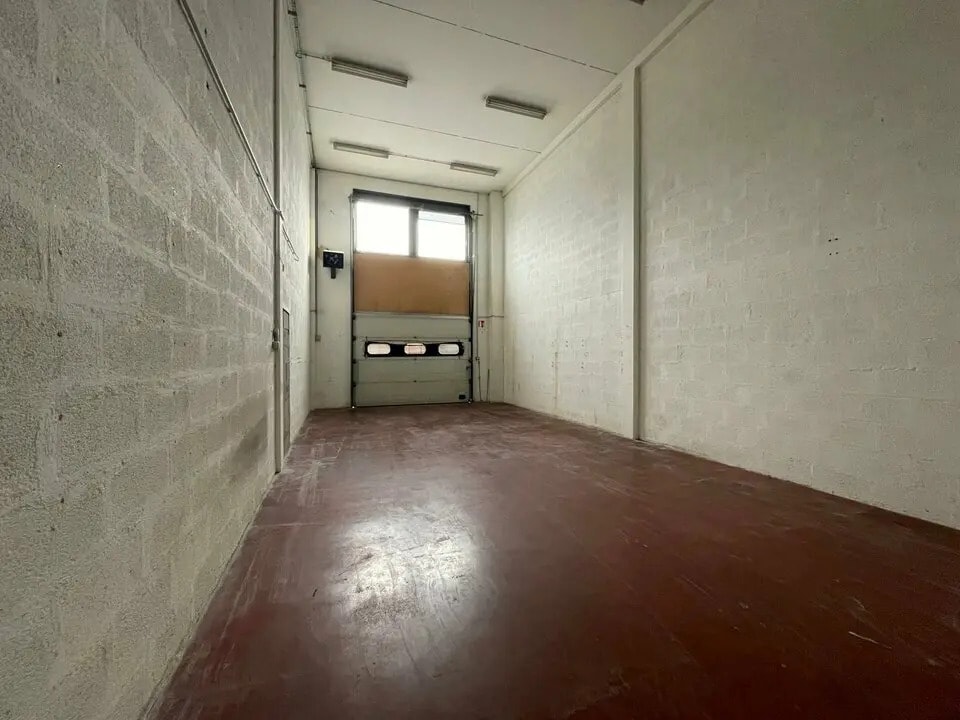 Flex in Saint-Quentin-Fallavier for lease Interior Photo- Image 1 of 12