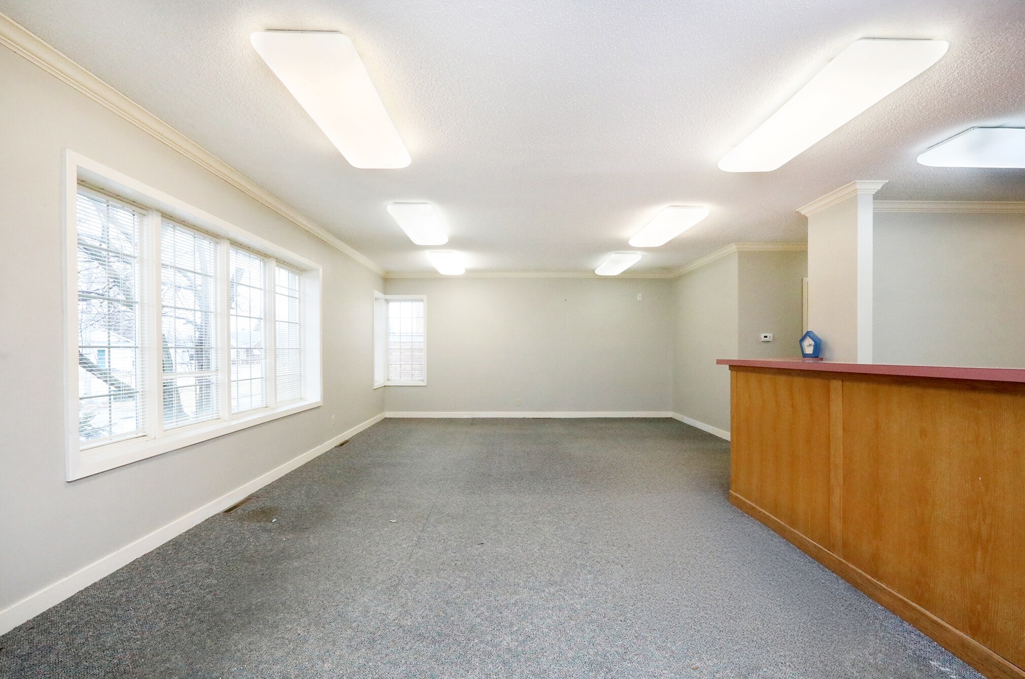321 E 3rd St N, Newton, IA for lease Interior Photo- Image 1 of 17