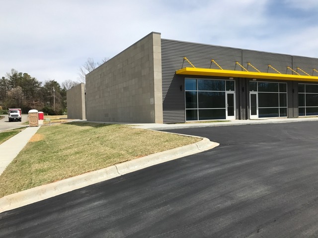 8-20 Glenn Willow Dr, Arden, NC for lease - Building Photo - Image 2 of 7