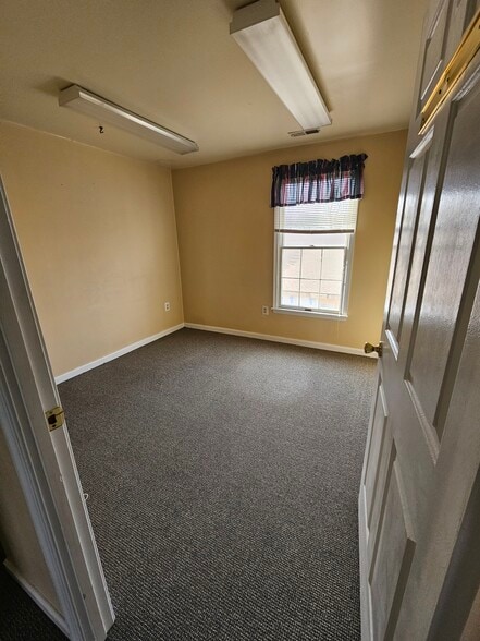 104 Franklin St, Denton, MD for lease - Interior Photo - Image 3 of 7