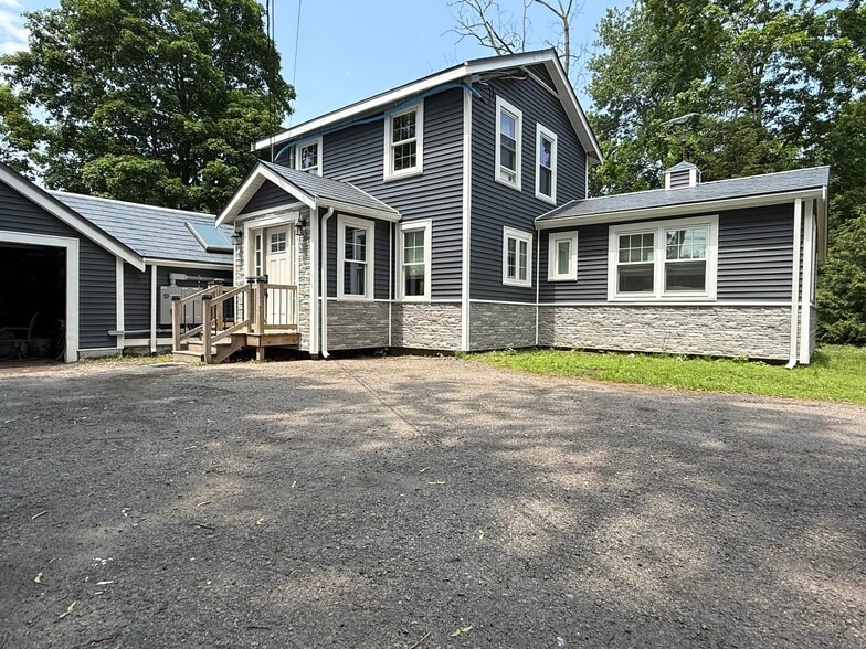 561 Foundry St, South Easton, MA for lease - Primary Photo - Image 1 of 19