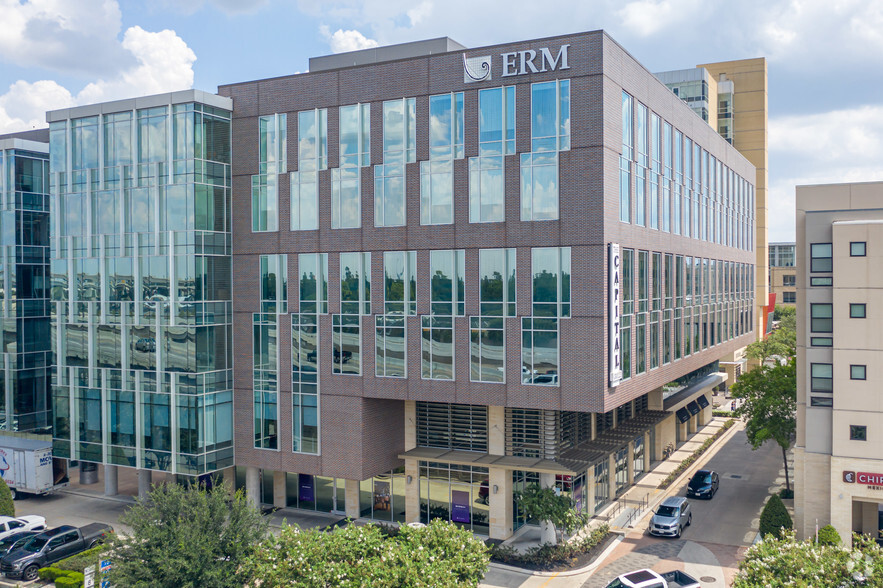 840 W Sam Houston Pky N, Houston, TX for lease - Primary Photo - Image 1 of 1